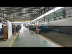 بناء كبير الحجم للغاية جدران زجاجية مصفحة