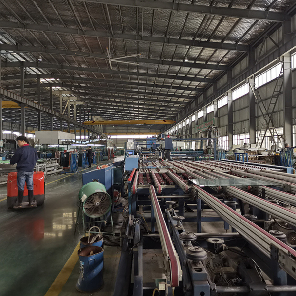 foshan nanhai ruixin glass co., ltd خط إنتاج المصنع