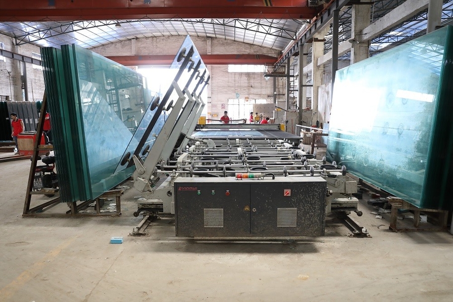 foshan nanhai ruixin glass co., ltd خط إنتاج المصنع